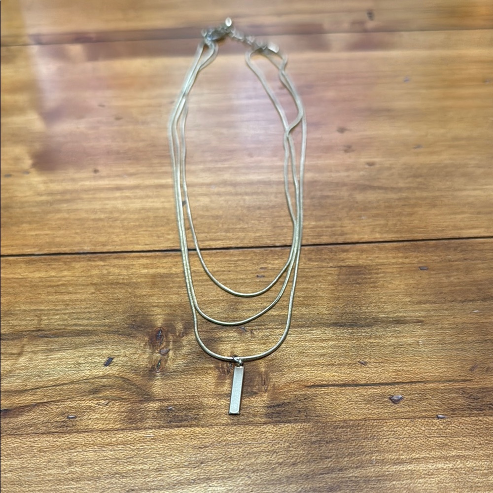 Elegant Gold Layered Necklace